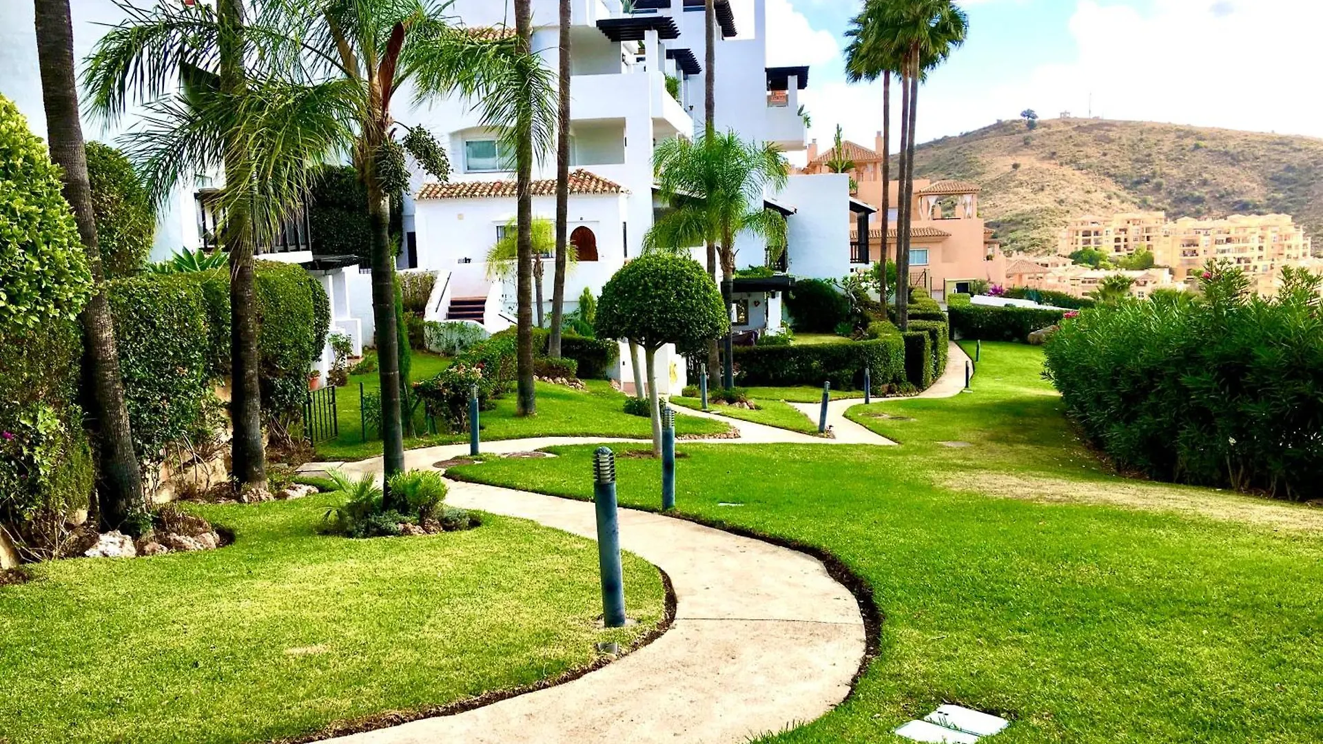 Appartement Holiday Home With Garden And Sea View In Calahonda, Near Marbella And Malaga Sitio de Calahonda Spanje