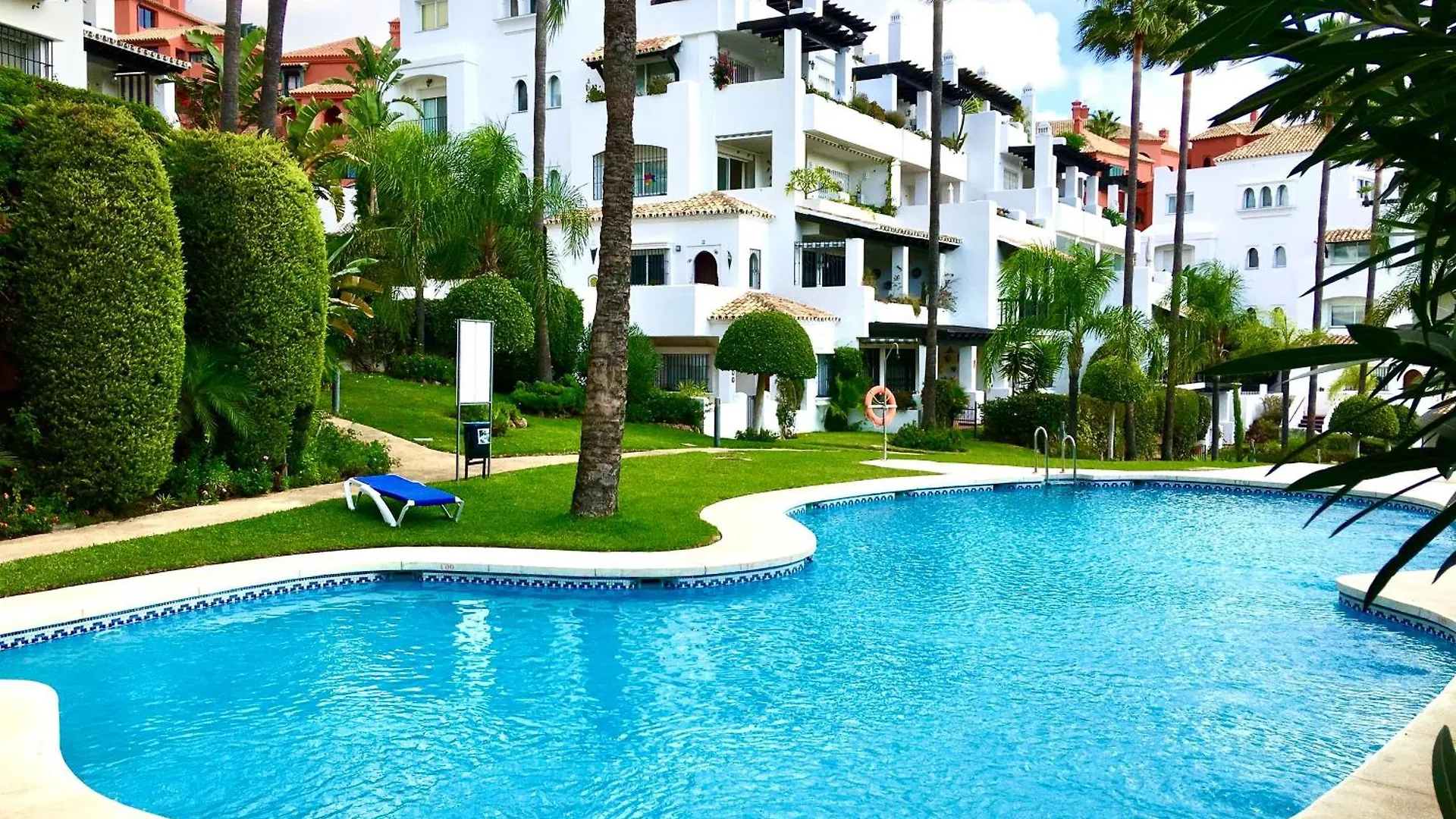 Appartement Holiday Home With Garden And Sea View In Calahonda, Near Marbella And Malaga Sitio de Calahonda Spanje